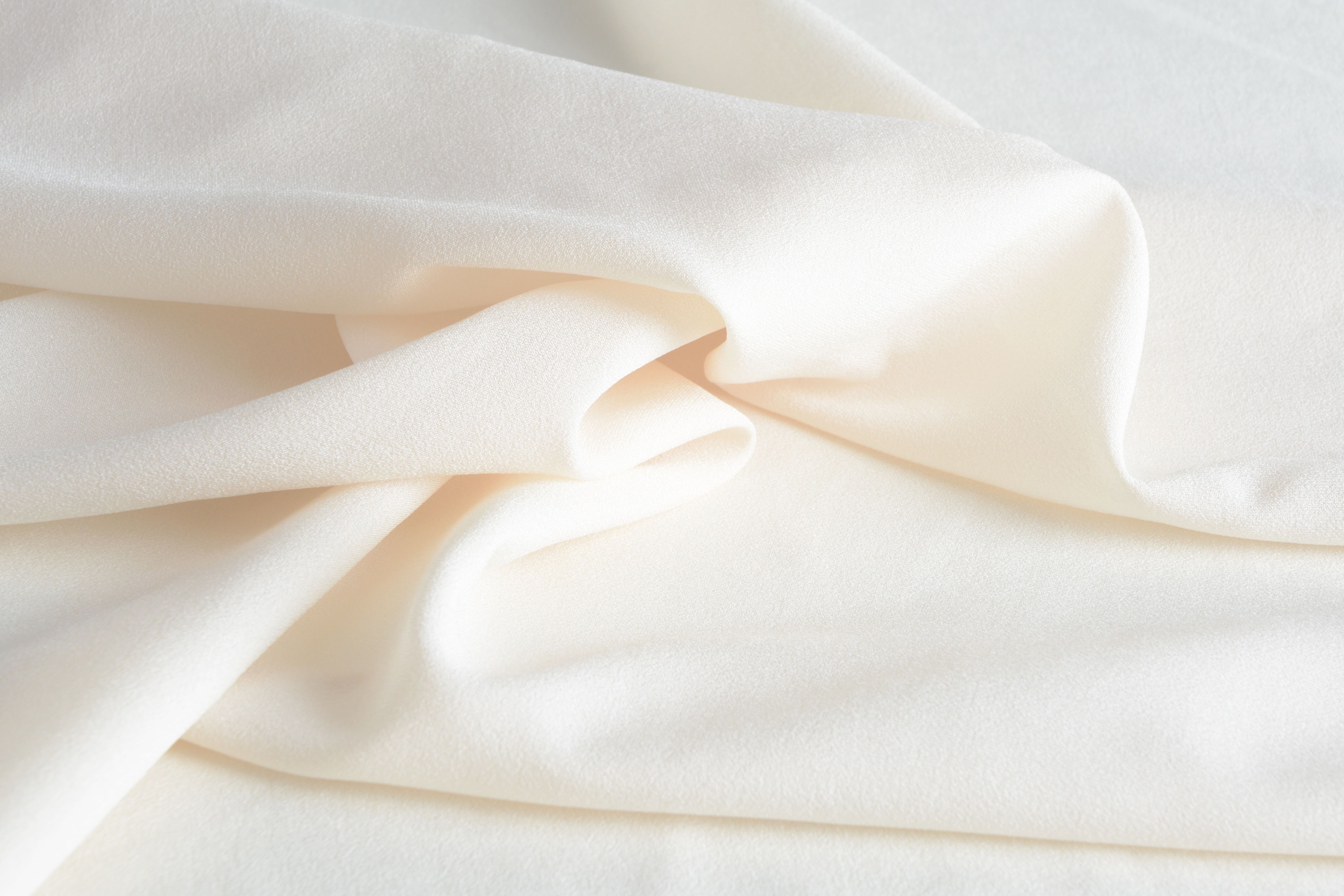 Материал идеально подходит. Жоржет белый. Белая ткань складки. Ткань Холли. Escada Marzipan ткань.